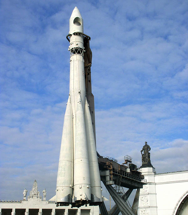 Первая в мире космическая ракета