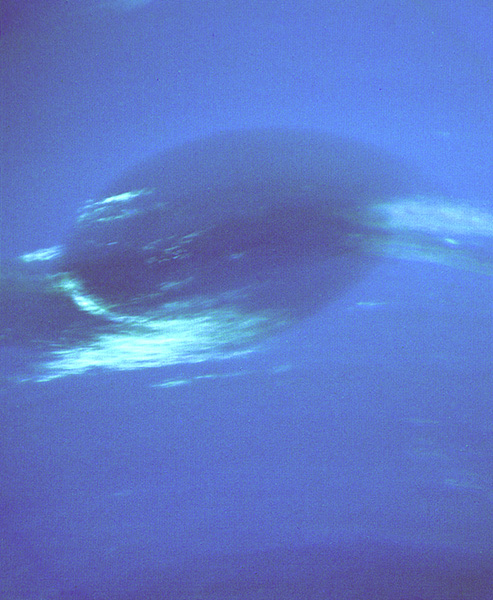 Большое Темное Пятно на Нептуне