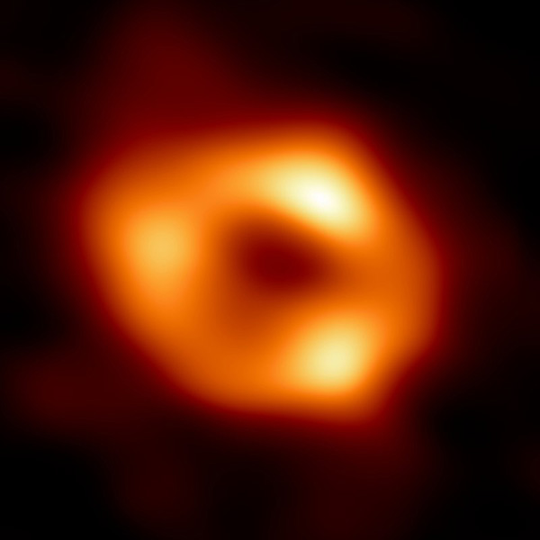 Стрелец А* – черная дыра в центре Млечного Пути