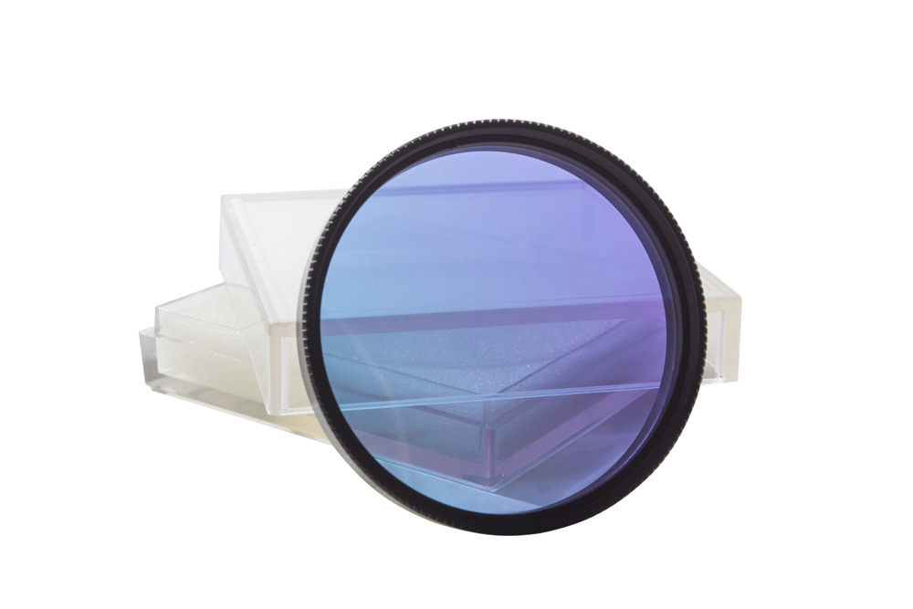 <p>Светофильтр Sky-Watcher UHC 2&quot; &ndash; это полезный аксессуар для изучения объектов дальнего космоса. Фильтр подходит и для визуальных наблюдений, и для астрофотографии.</p>
<p>Фильтр Sky-Watcher UHC 2&quot; уменьшает внешнюю засветку, благодаря чему тусклые объекты дальнего космоса становятся ярче.<br>
Данная модель предназначена для установки на окуляры с посадочным диаметром 2&quot;.</p>
